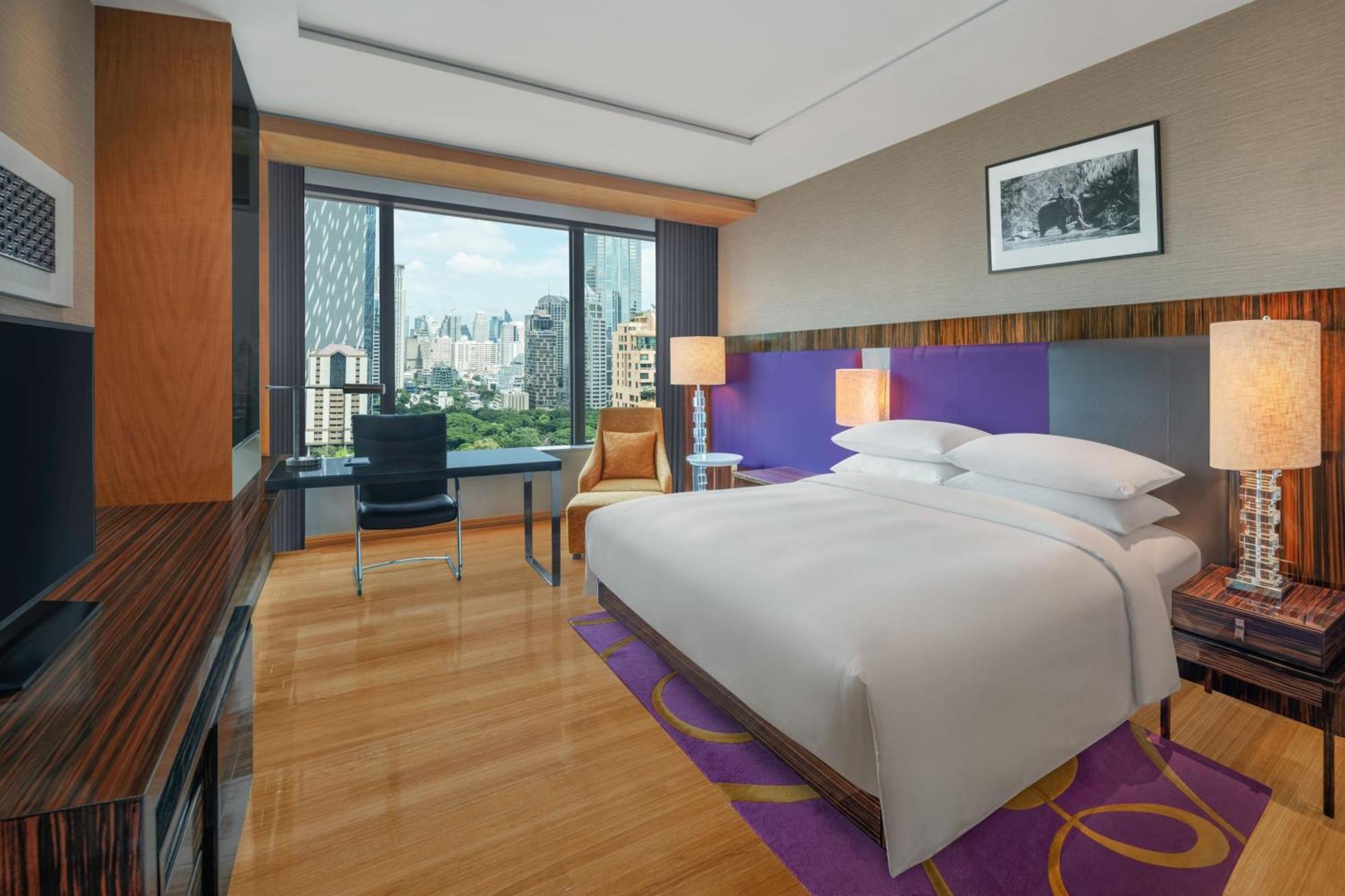 R Discovery King Bed High Floor
